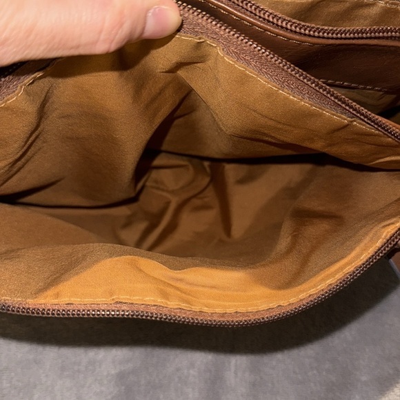 Beautiful Brown Relic Purse Shoulder Bag -Faux‎ Leather - Picture 4 of 15